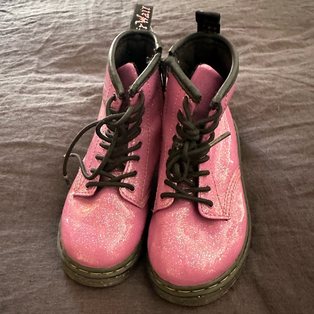 Girls pink glitter sparkly patent Dr martens size 10 zip up laces